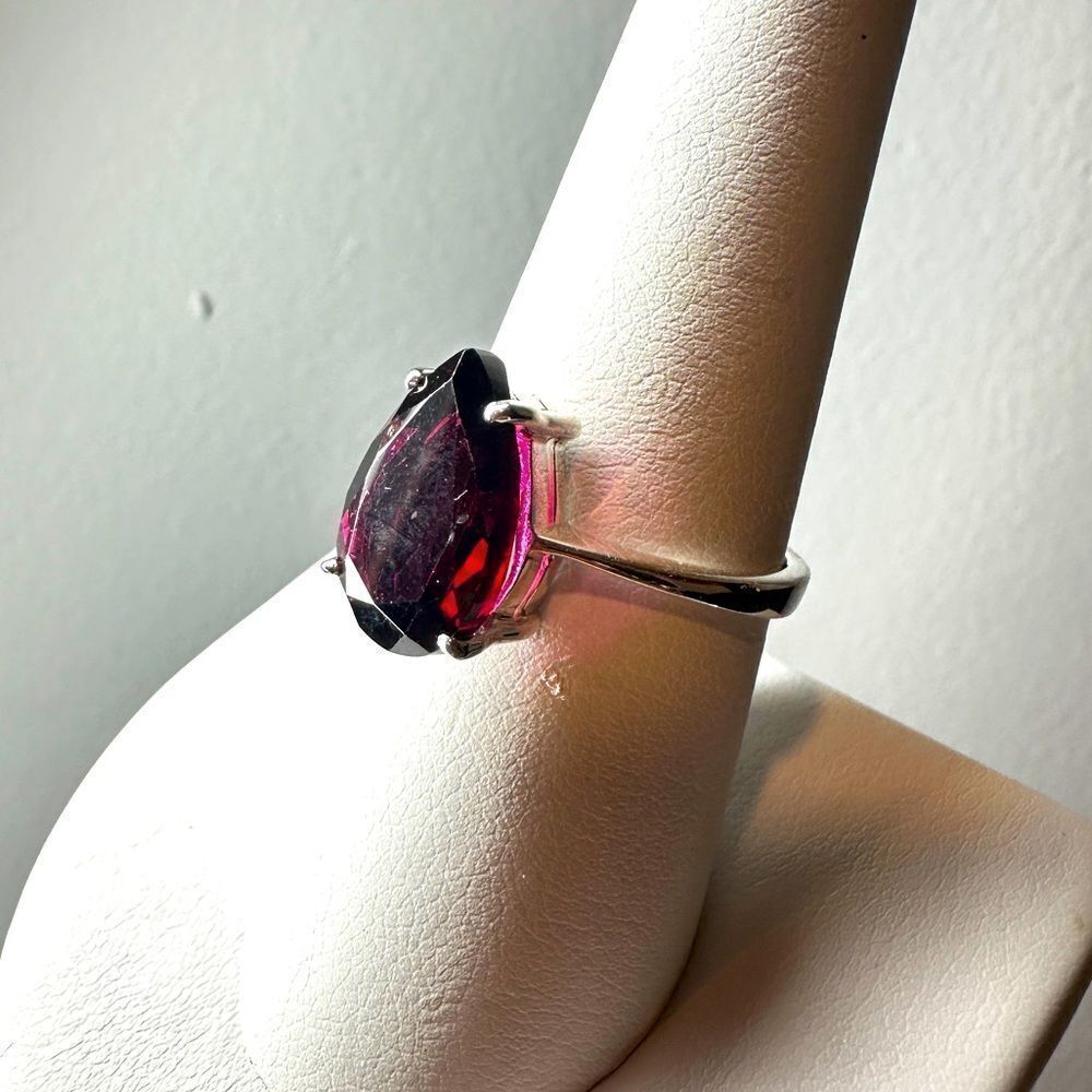 NWOT 9x13mm Pear cut deep pink/red Rhodalite garnet solitaire ring in 925!